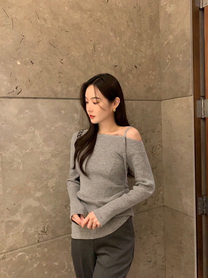 Oct. 溫婉氣質 一字調節肩不規則下擺修身針織上衣 灰