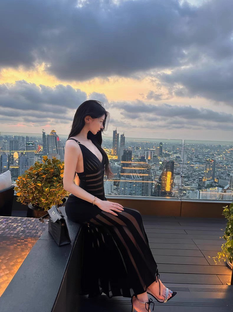 May. 歐美秀場高訂 極致美神線條透視連身裙 黑