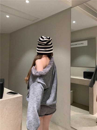 Mar. 月光華爾滋 毛毛香肩斜領針織短褲套裝 灰