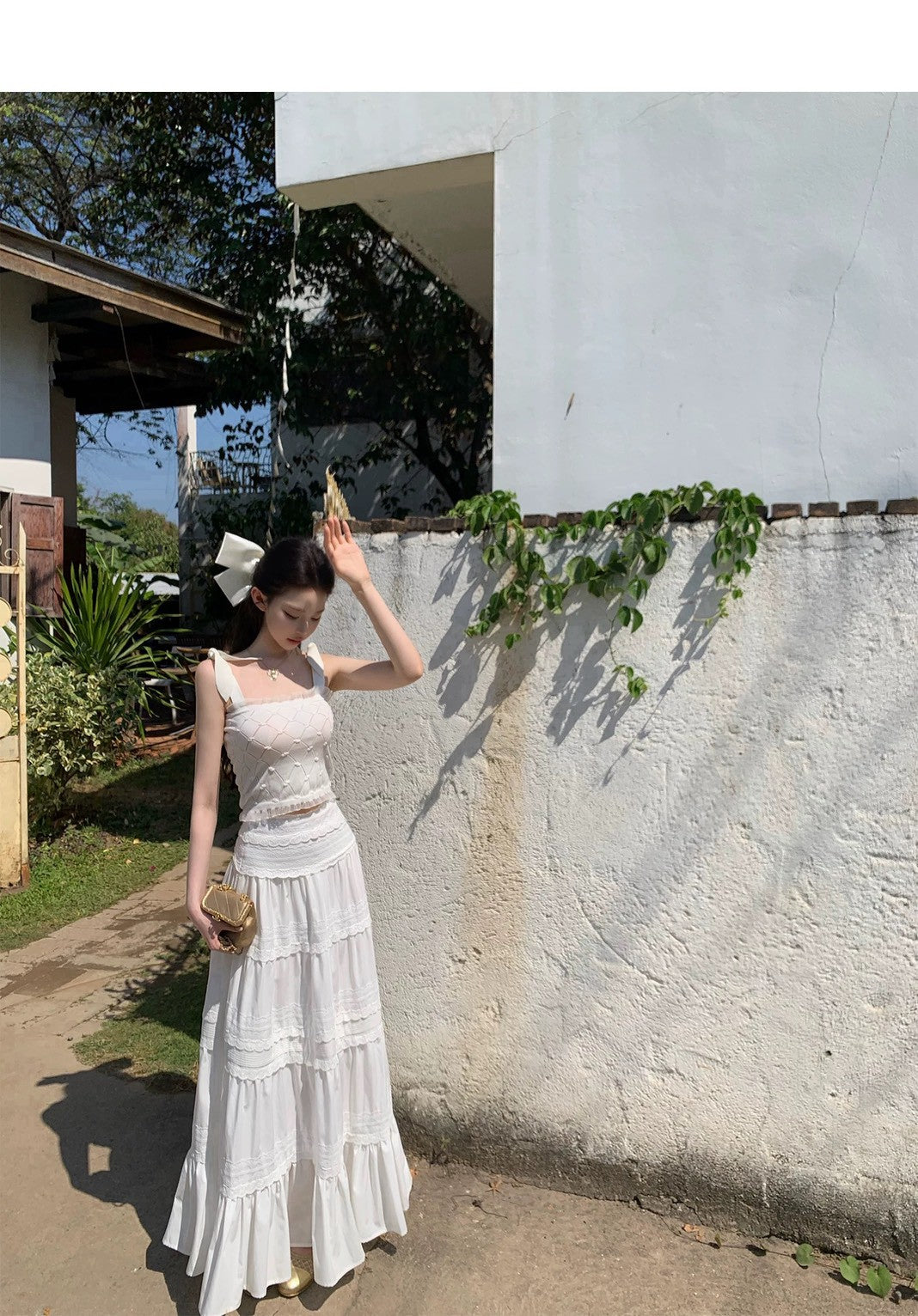 26May. 清甜奶香 氣質蝴蝶結肩帶紋理針織上衣2件套 白/黑