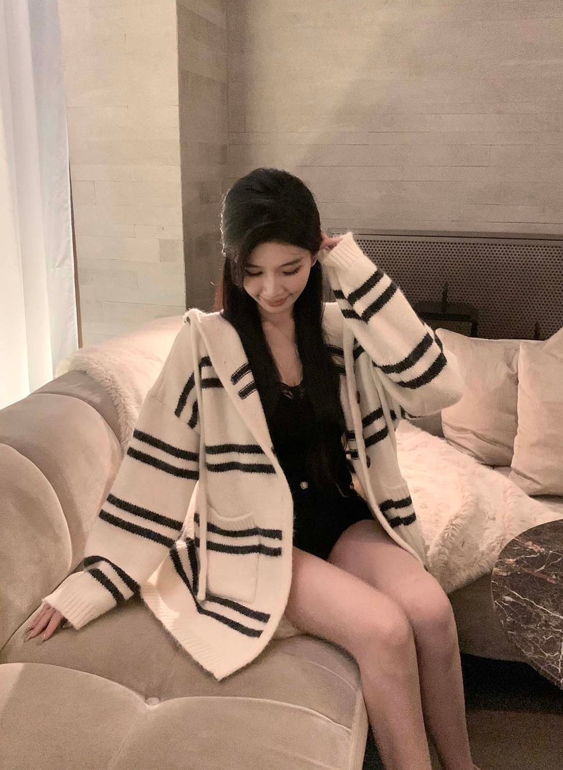 25Oct. 慵懶空氣羊毛條紋針織連帽外套 白