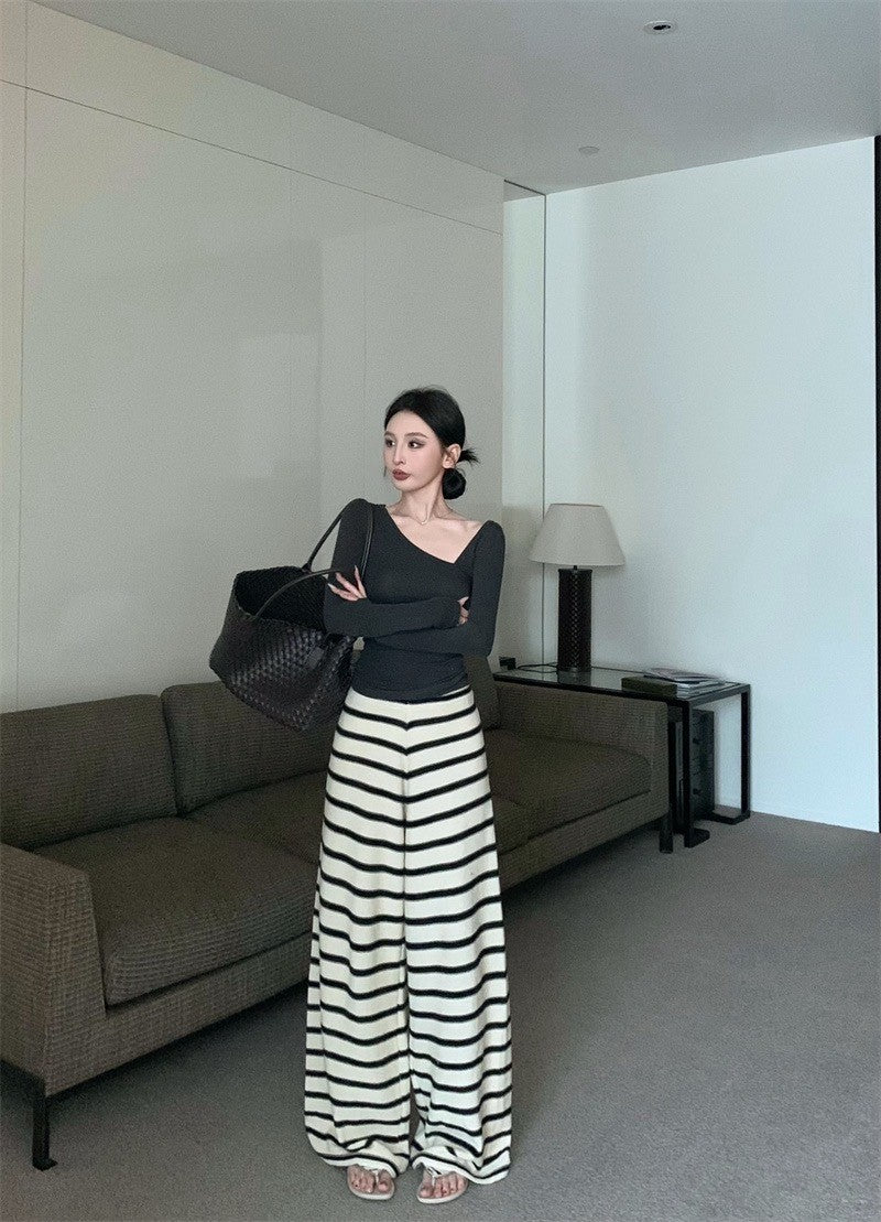 Apr. 舒適居家 簡約不規則後背縷空上衣 橫紋闊腿褲
