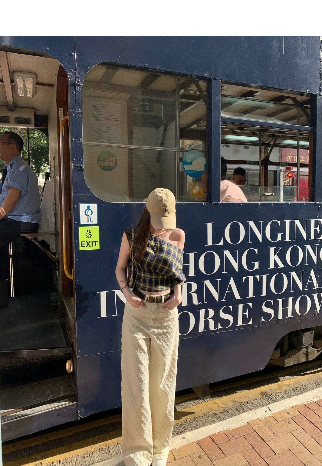 Jun. 本命奶白色菱格小香直筒褲