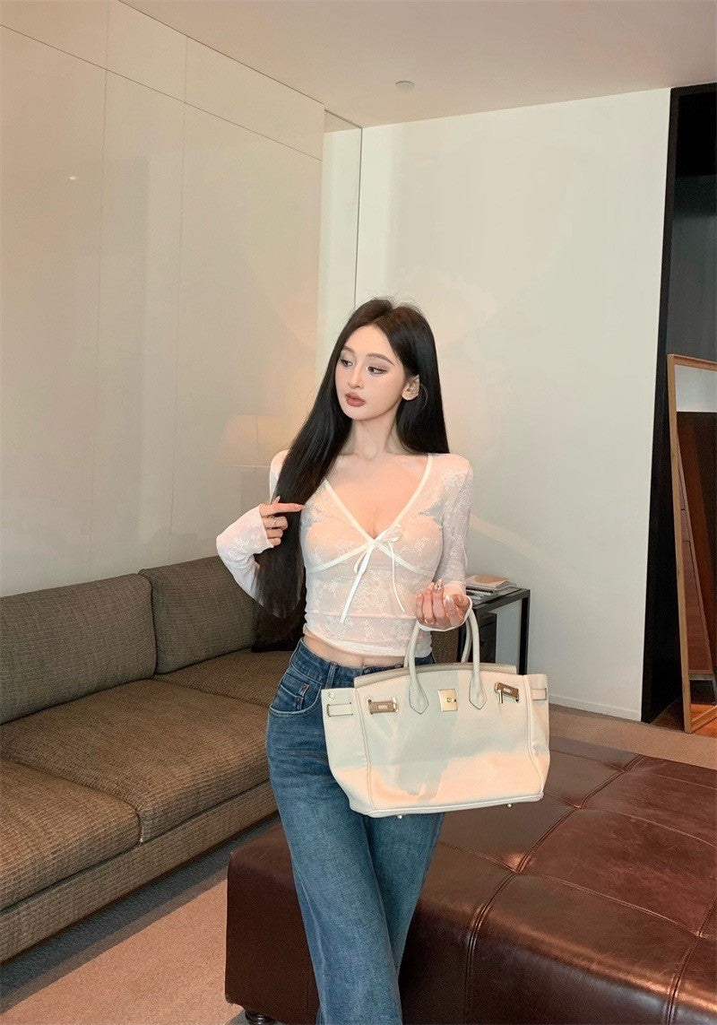 Feb. 氣質御用 性感純欲蕾絲V領修身上衣 杏