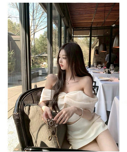 Jun. 氣質夏日養成 一字抹胸半身褲套裝