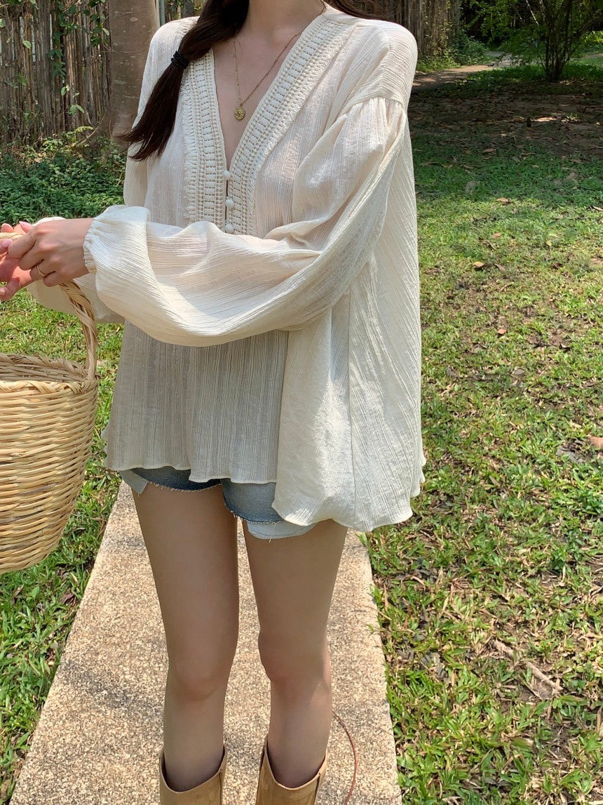 Aug. 波西米娃娃衫V領慵懶肌理紋上衣 米色/黑色