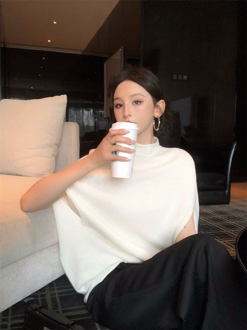 25Nov. 輕盈羊絨法式斗篷針織慵懶上衣 白