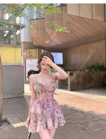 May. 花野仙子 法式收腰荷葉V領背心碎花裙