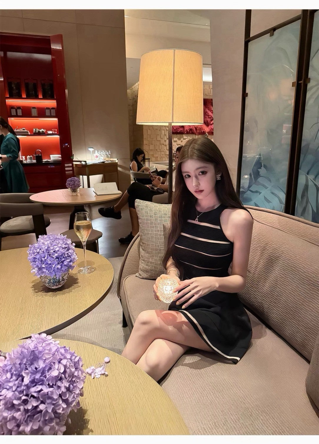 26Jun. 浮曼波高級感網紗拼接豎坑針織連身裙 元英黑/白