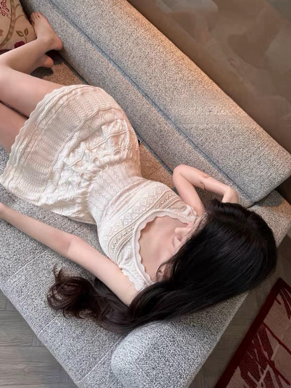 26Sep. 許願池少女 U領波浪花針織連身裙 白