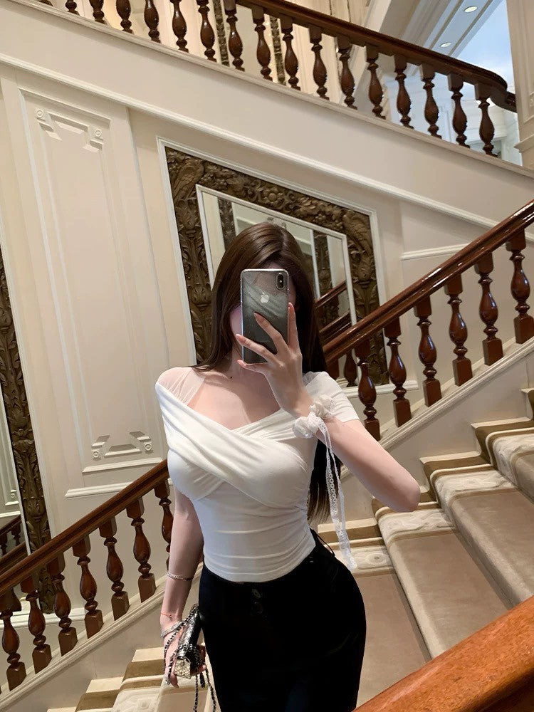 May. 盈盈月光 氣質慵懶性感肩頸線網紗一字領上衣 白