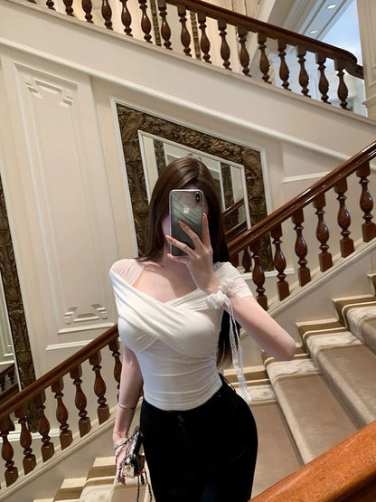 May. 盈盈月光 氣質慵懶性感肩頸線網紗一字領上衣 白