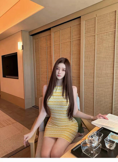 26Jul. C*lt Gaia性感挖背綁帶包臀裙 明媚黃
