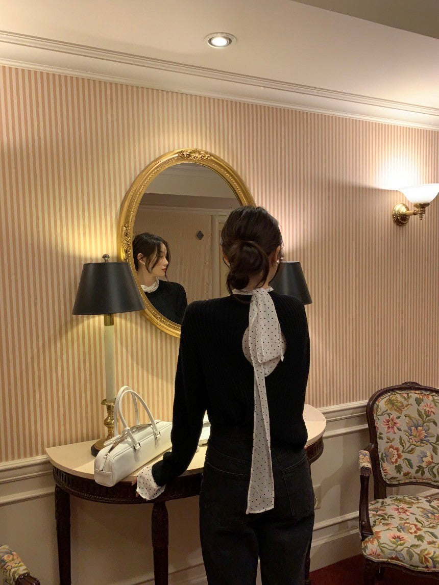 Aug. 後背縷空小心機 初秋針織長袖上衣 黑色