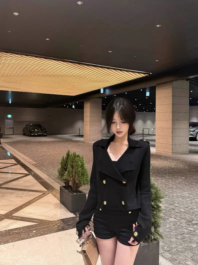 26Jan. 復古千金法式奢華雙排金釦針織外套 黑/白