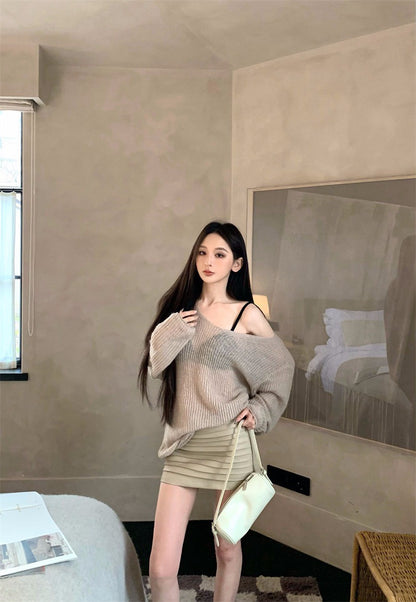 26Jun. 霧感美女慵懶透視針織上衣/風琴辣妹皮短裙 卡其色系