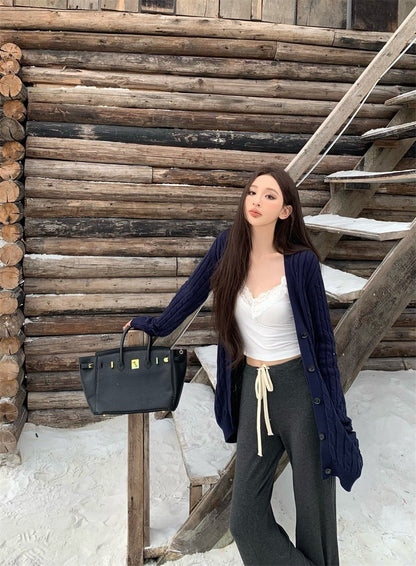 25Dec. 慵懶美式V領針織口袋開衫 藏藍/杏色