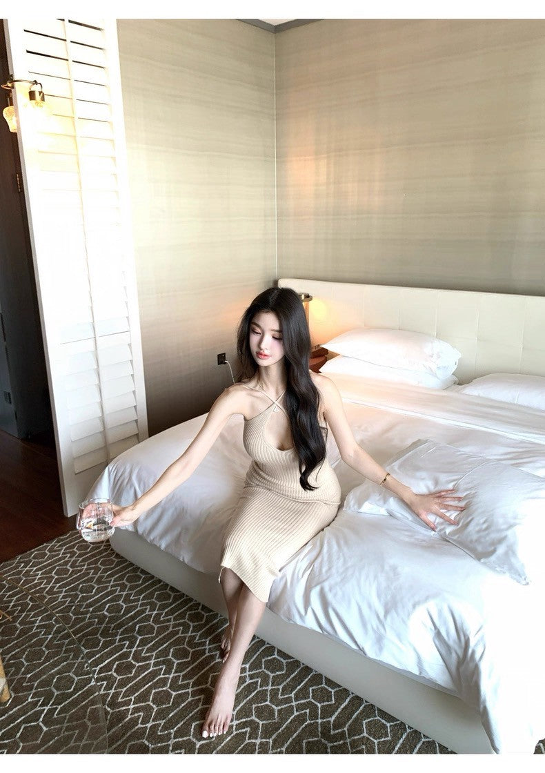 25Oct. 氣質美人 斗篷披風性感針織連身裙套裝 裸米