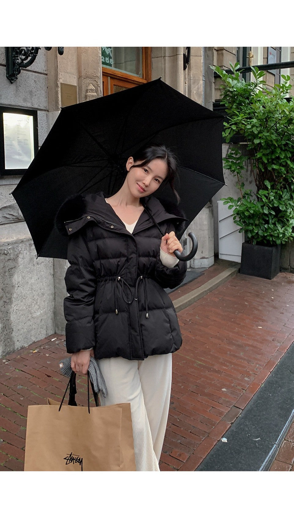 25Dec. 雪絨奶芙毛毛帽收腰羽絨外套 黑