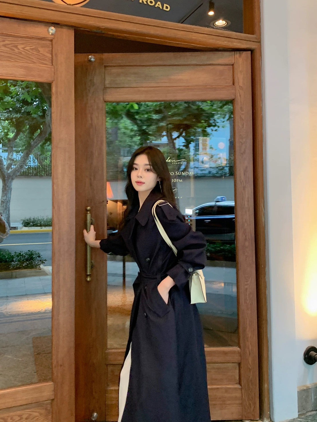 26Jan. 都市麗人智性美藏青色廓形風衣外套