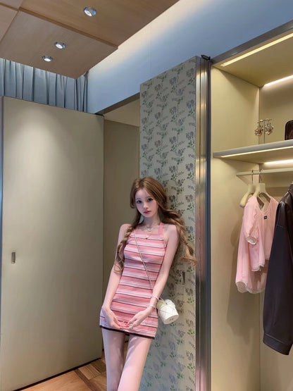 26Jun. 辣妹狙擊美式挖背綁帶包臀裙 粉條紋