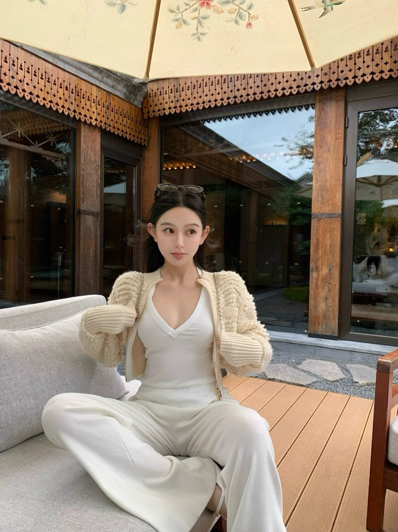 25Nov. 立體圈圈毛圓領短款外套 卡其