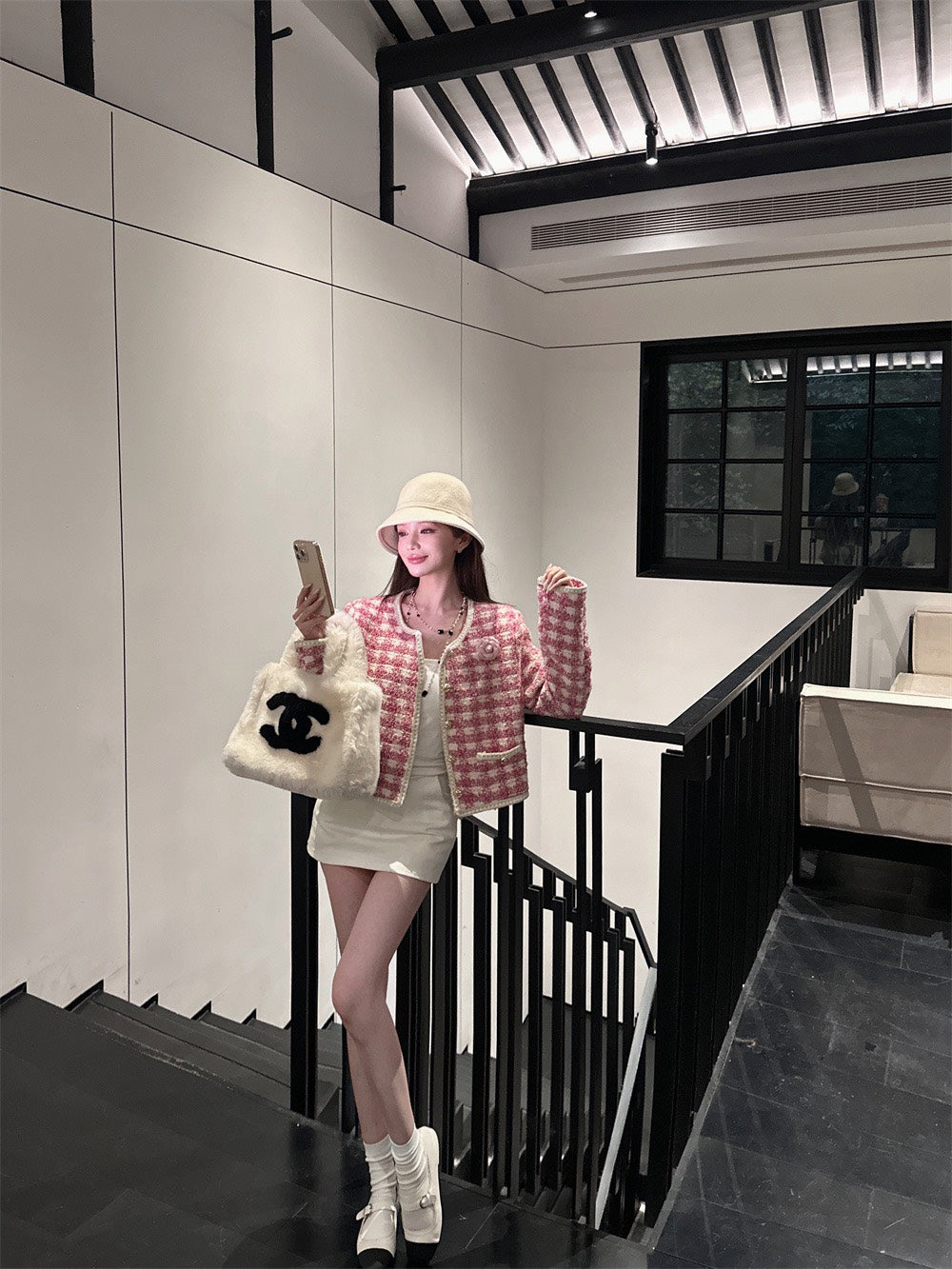 25Dec. 正反兩穿‘’甜心芭比粉白格紋粗呢小香外套