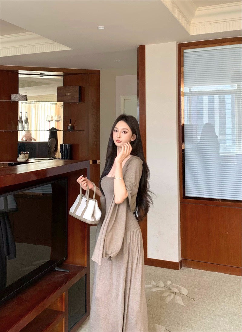 25Nov. 漫舞華爾滋 氣質針織U領連身裙披肩套裝 咖杏/灰