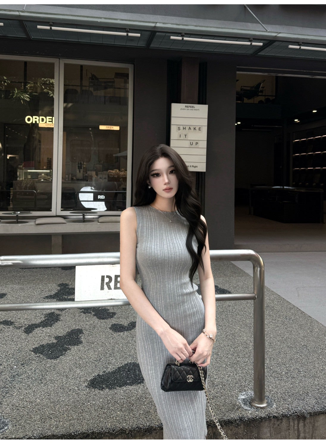 26May. 氣質美人 紋理針織半高領無袖開衩裙 杏/灰/藏藍