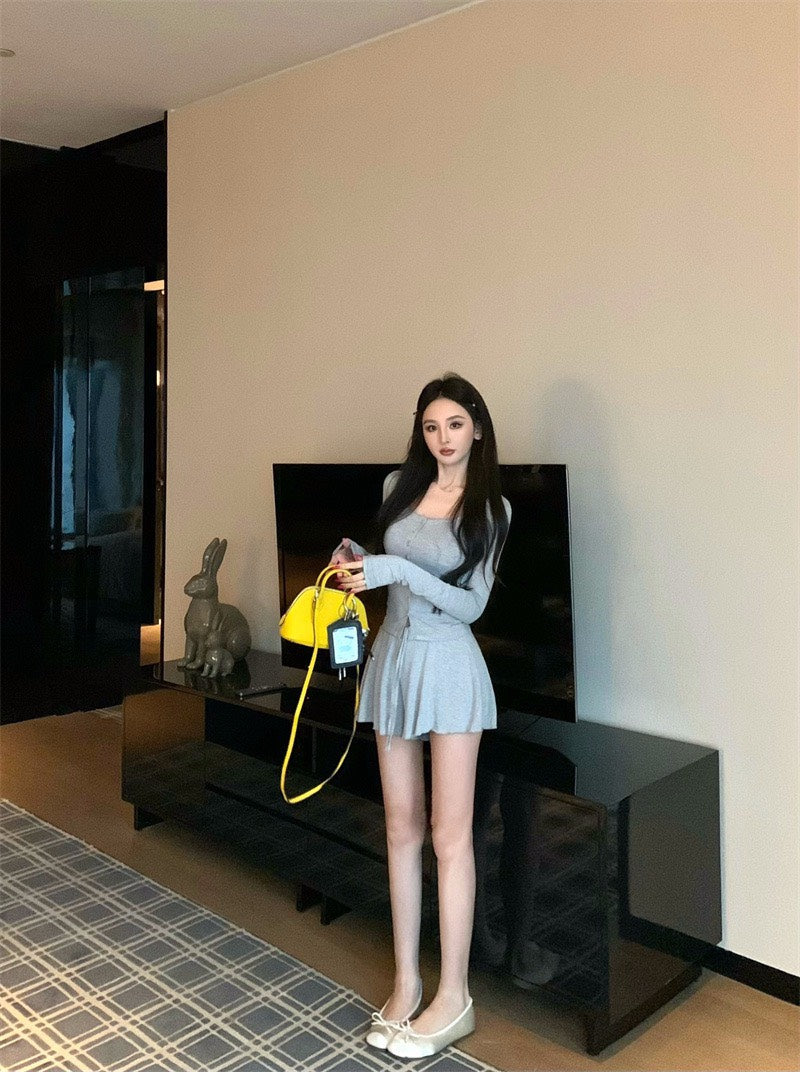 25Nov. 甜氧韓女俏皮方領排扣上衣蓬蓬短裙套裝 白/灰