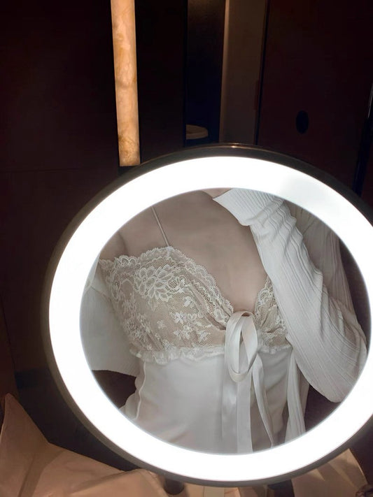 25Sep. Valentin*蕾絲蝴蝶綁帶top 白