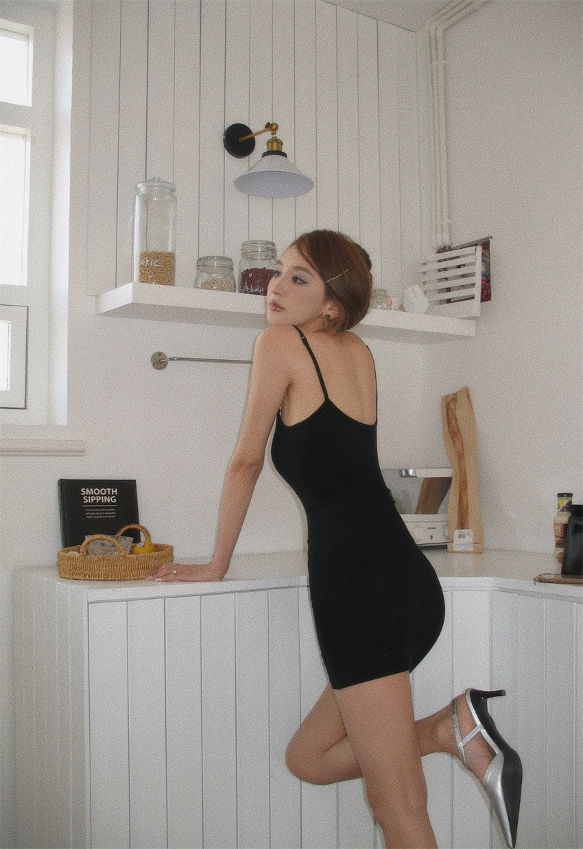 Jun. 夏款可調肩卡戴珊超模裙 藍/黑