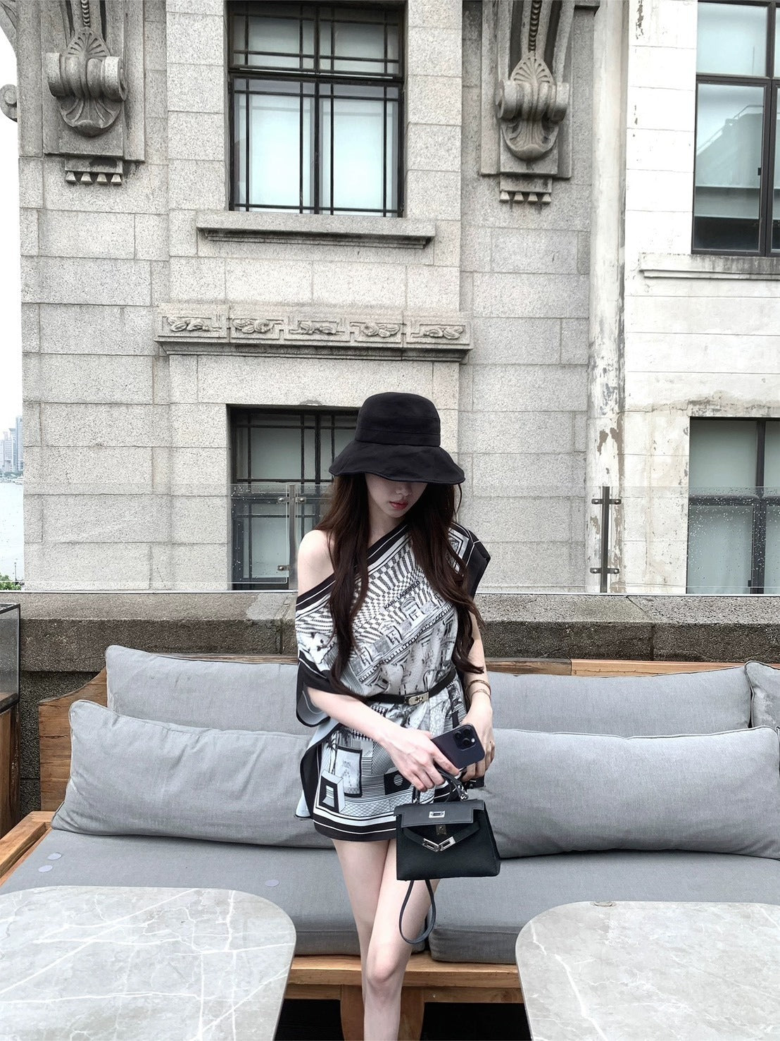 25Oct. 矜貴老錢 氣質印花蝙蝠袖絲巾上衣