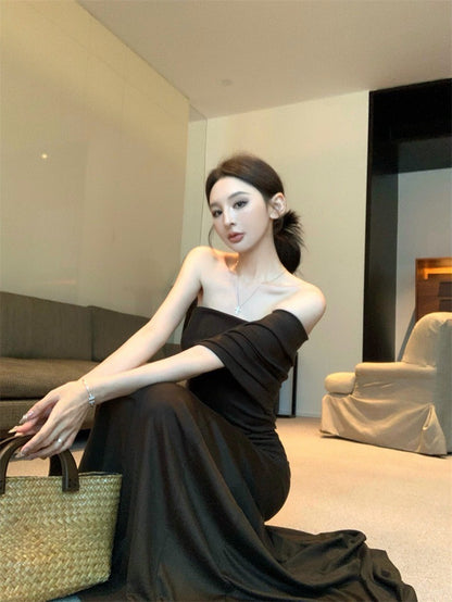 25Jul. 女主人物 露肩單袖半身裙慵懶套 咖