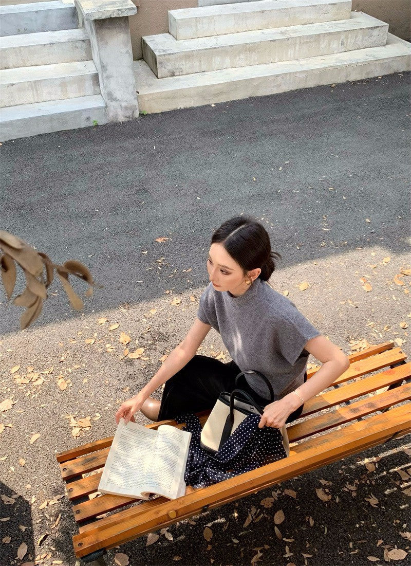 25Dec. 冬衣百穿微高領泡泡袖針織上衣 杏白/灰