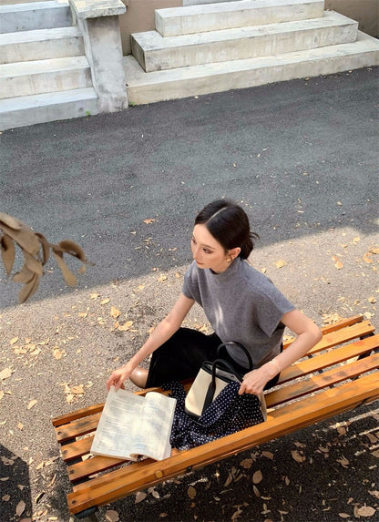 25Dec. 冬衣百穿微高領泡泡袖針織上衣 杏白/灰