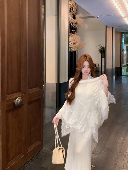 Mar. 氣質柔光 蕾絲海馬絨針織披肩 V領修身連身裙 杏