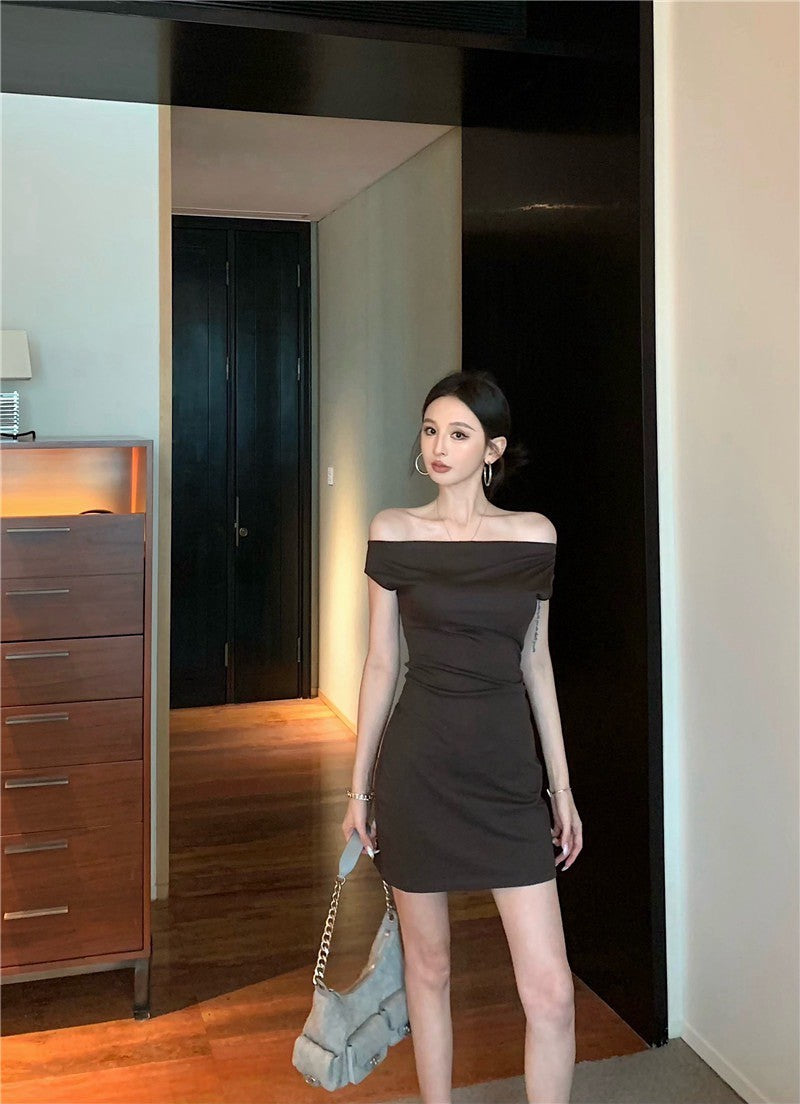 25Jul. 基礎收腰一字領咖色連身裙