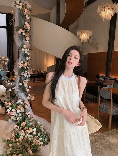 Aug. 跌入夢境 仙女緹花圓領掛脖連身裙