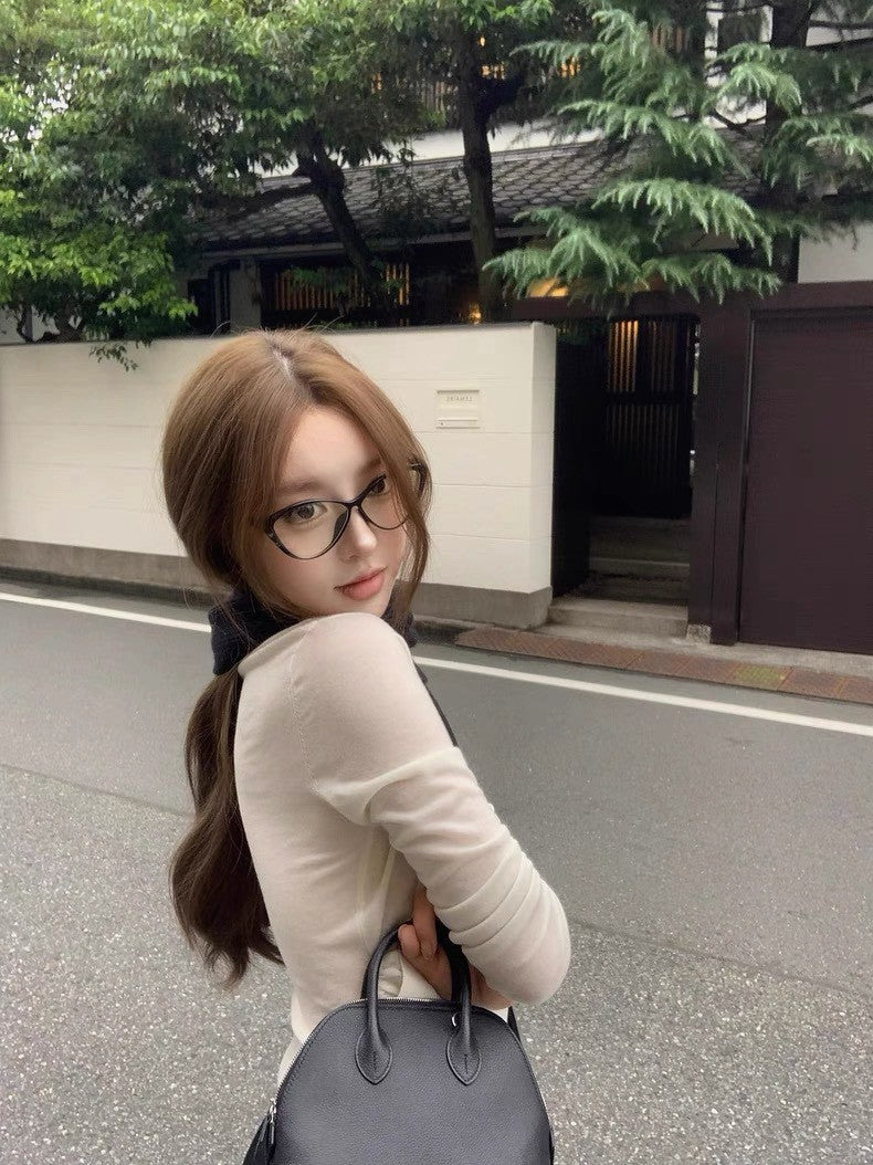 26Jan. 水羊絨性感交錯V領上衣 黑/白