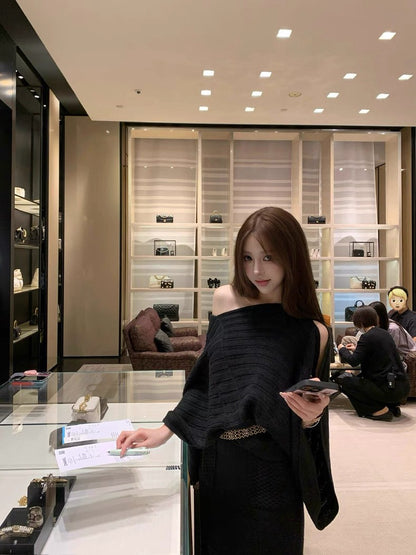 26Jan. 高級感秀款慵懶不規則剪裁披風毛衣 黑/白