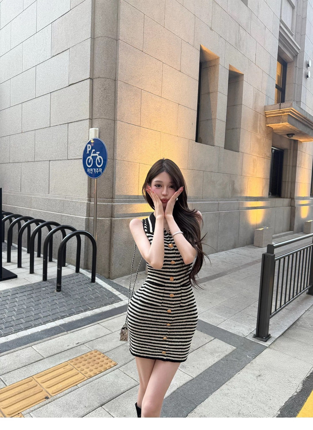 26Oct. 巴黎夜宴 小香翻領修身條紋針織裙