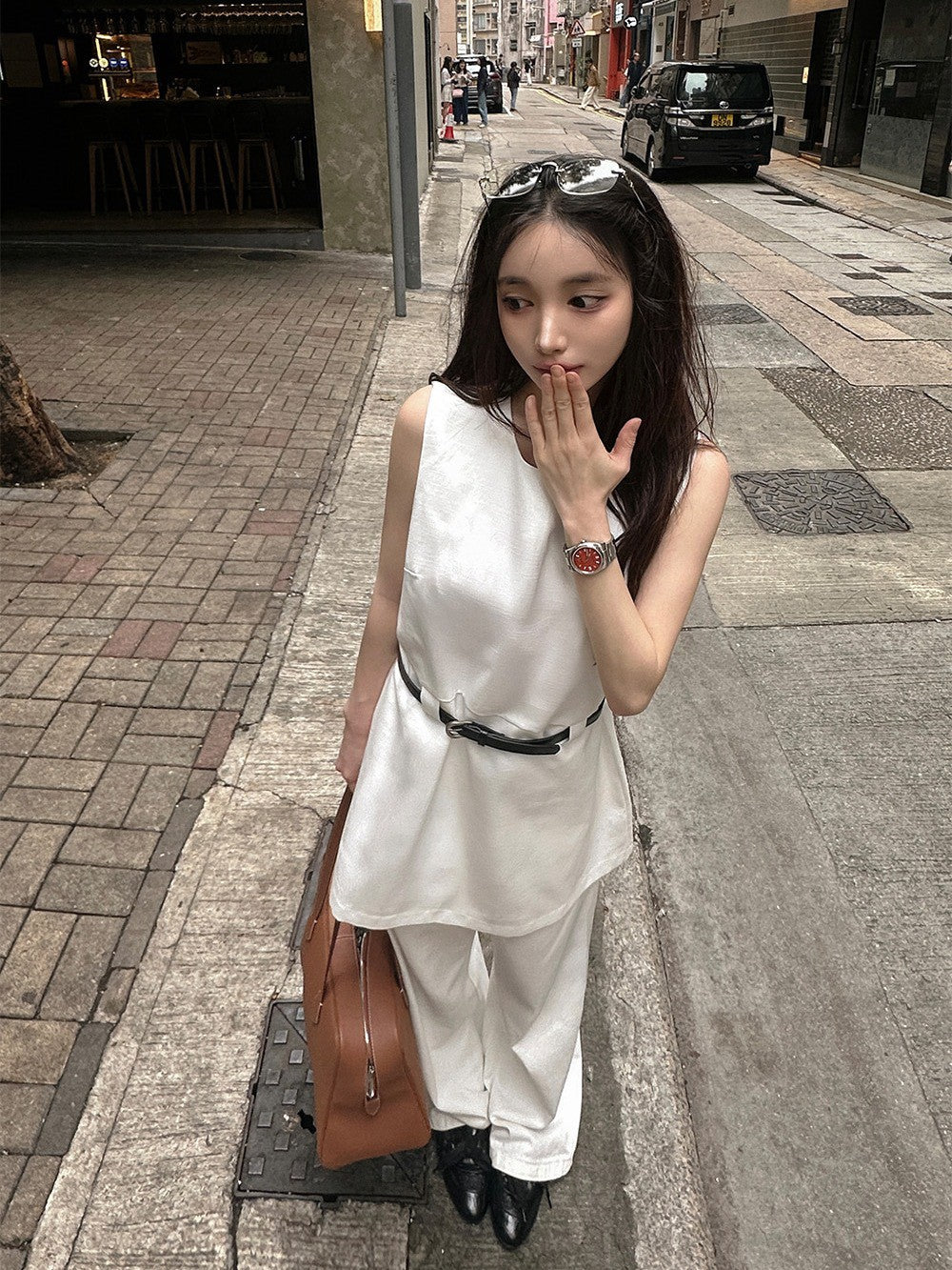 26May. 韓妞圓領背心繫帶長款上衣 白/黑