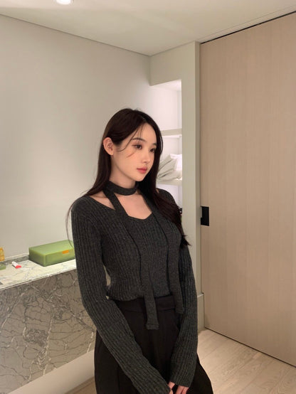 Oct. 復古氣質美 掛脖V領針織打底上衣 韓女嫩粉/鐵灰/寶藍