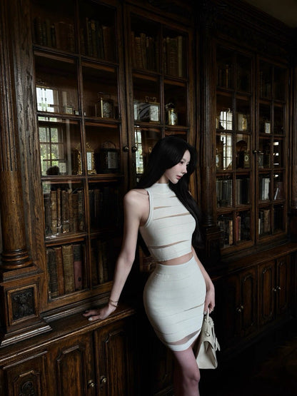 25Aug. 性感純欲嫵媚特殊工藝針織背心半身裙套裝 白/黑