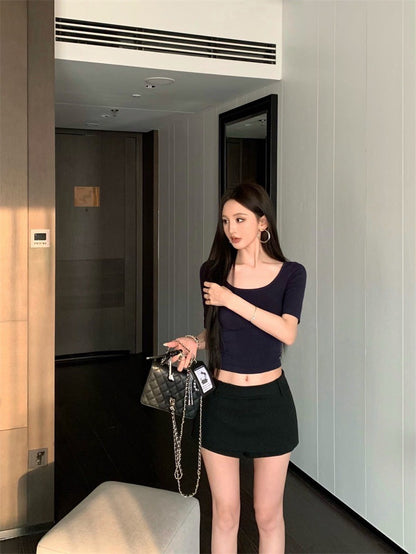 Jun. 日美氣質 修身大U領中袖上衣 藏藍 低腰側拉鍊褲裙 黑色褲裙