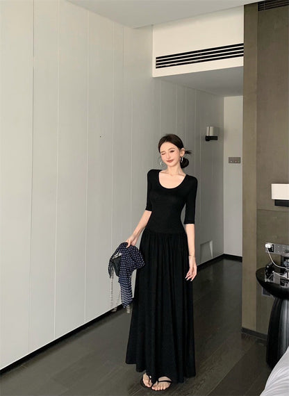 Jun.  簡約氣質赫本圓領針織拼接連身裙 黑