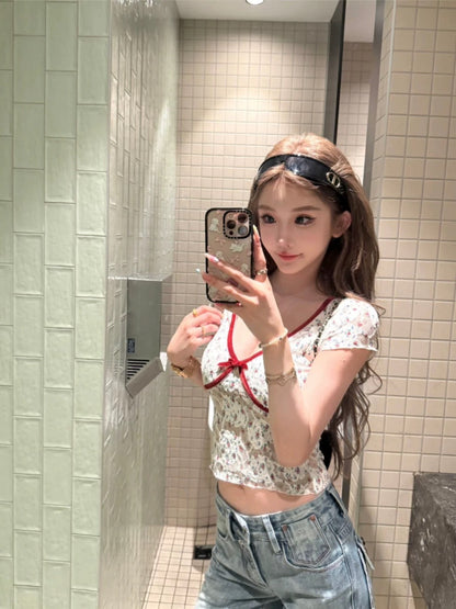 Mar. 百利甜心 復古撞色碎花V領上衣 紅薔薇