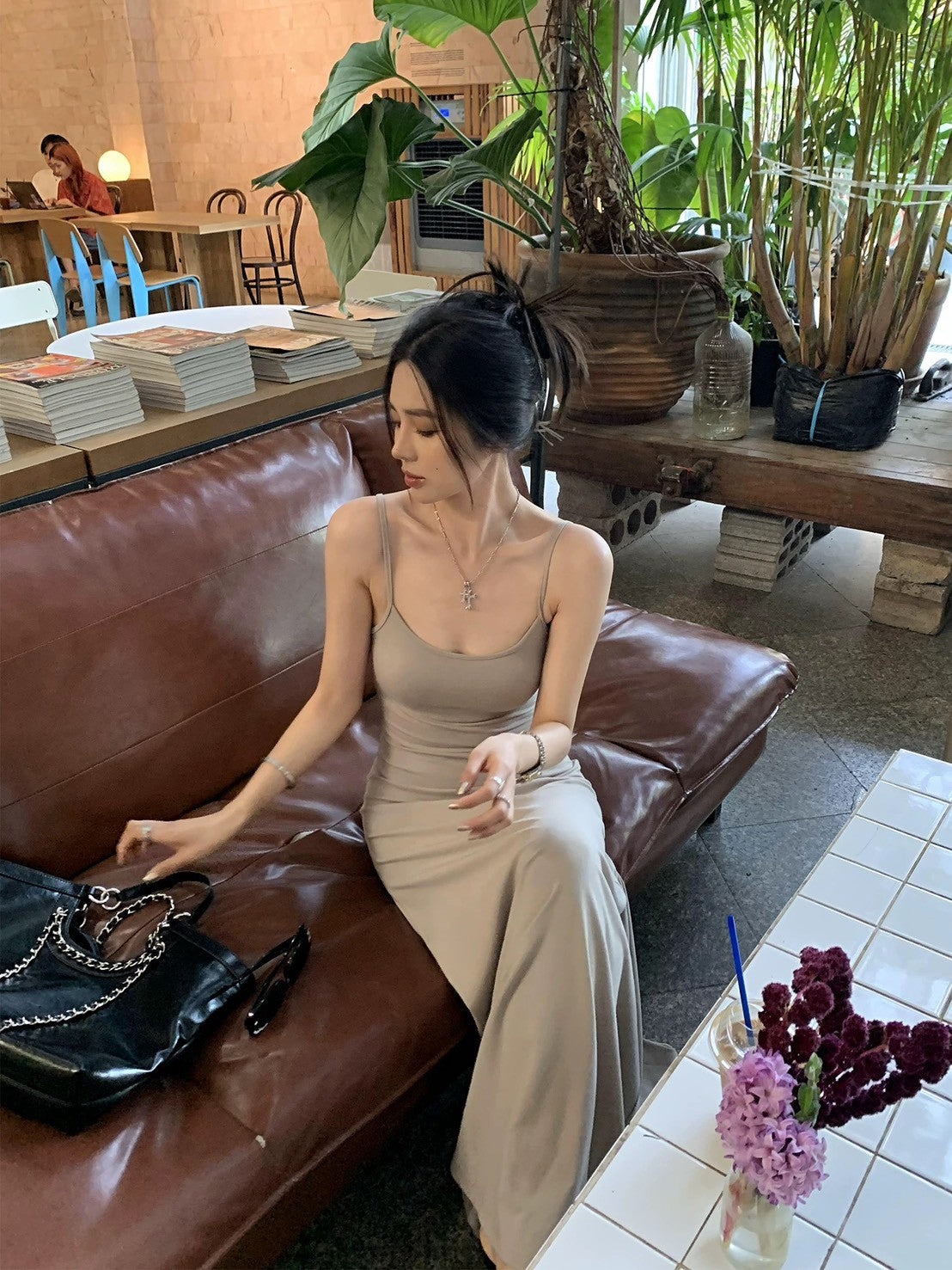 26Apr. 溫柔skims簡約歐美背心連身裙 杏