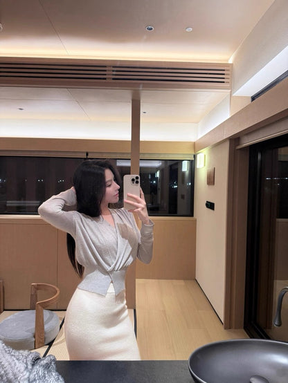 25Nov. 優雅V領韓女vibe針織上衣 白/灰/黑